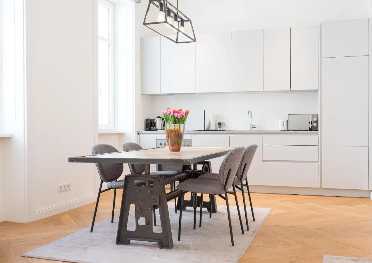 Mint@Naschmarkt Premium Apartments Vienna Aparthotel