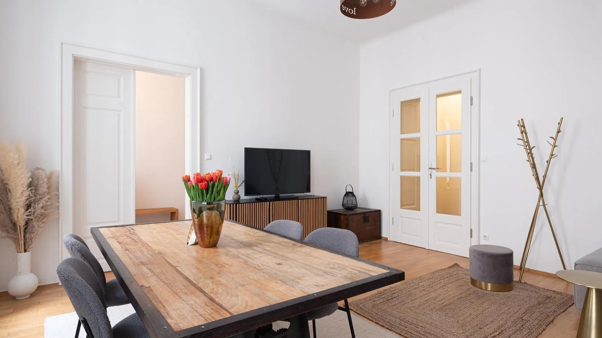 Mint@Naschmarkt Premium Apartments Vienna Aparthotel