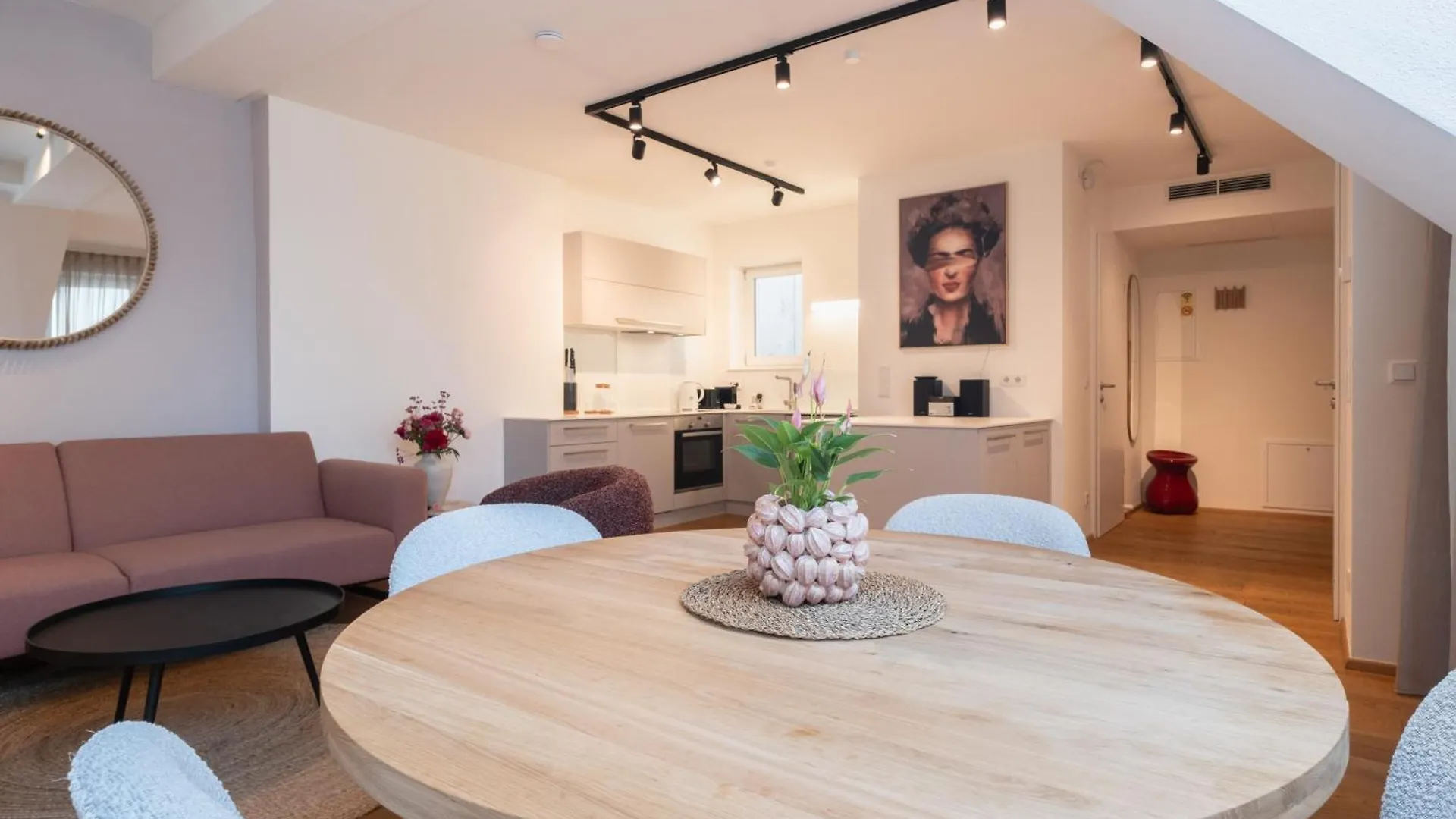 Mint@Naschmarkt Premium Apartments Vienna 2*,