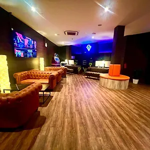 Arena Esports @ Bugis Village 3* Singapur