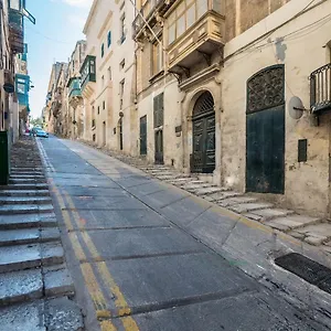 https://valletta-saint-marks-suites.hotelssaintjulians.com